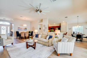 Private Lanai and Pool Access Home in the Villages!